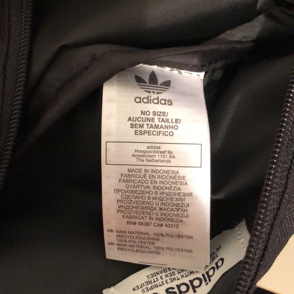 ⭐️Host Pick⭐️ Adidas Unisex Fanny Pack - Picture 2 of 5